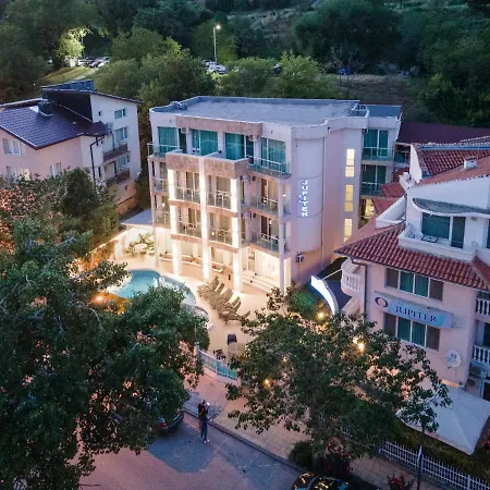 Jupiter 1 Family Hotel