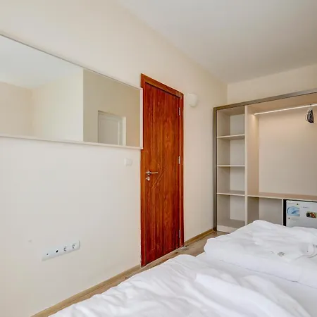 Jupiter 1 Family ホテル 2*